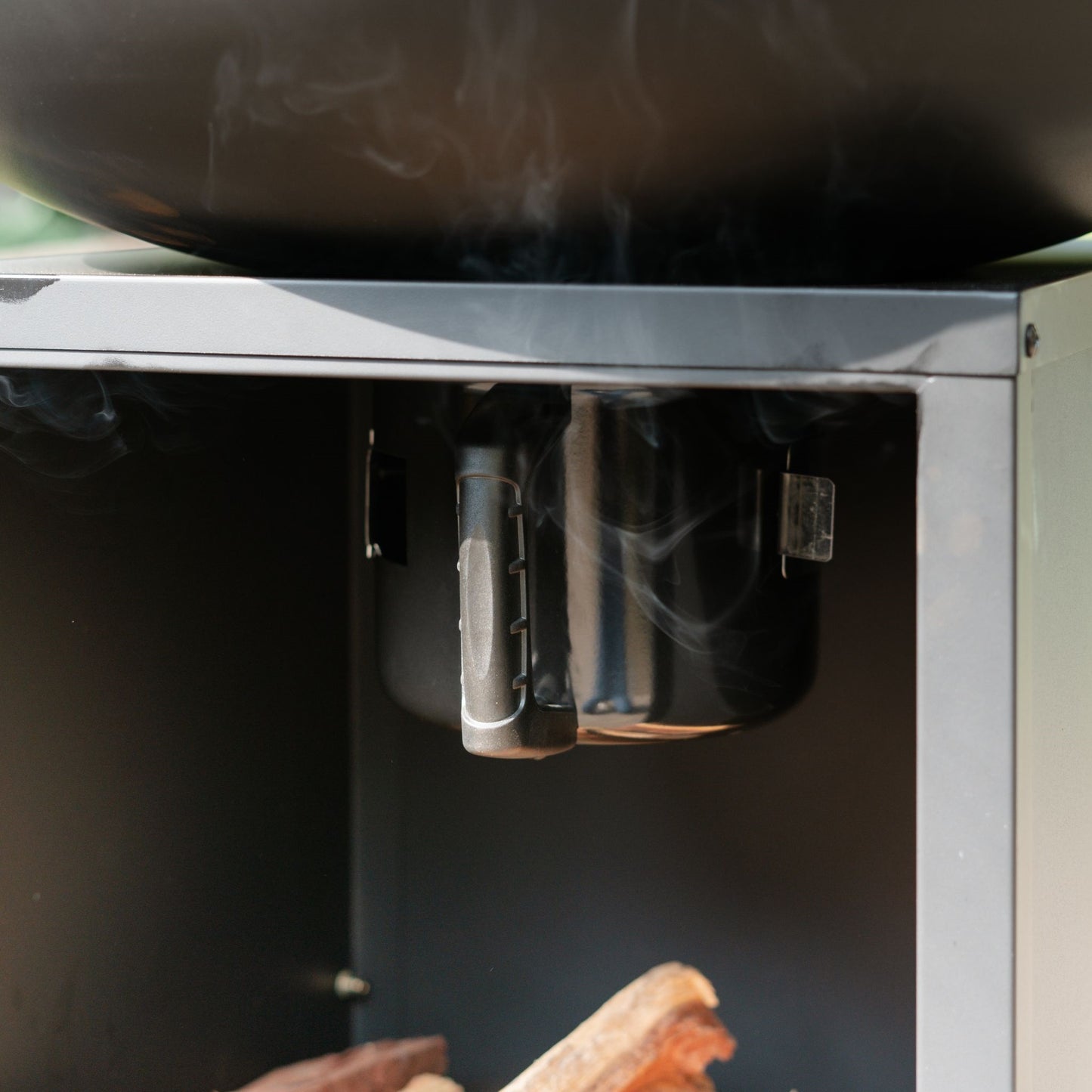 BBQ Plancha Grill Amigo - Met hoes en houtopslag Ø67cm