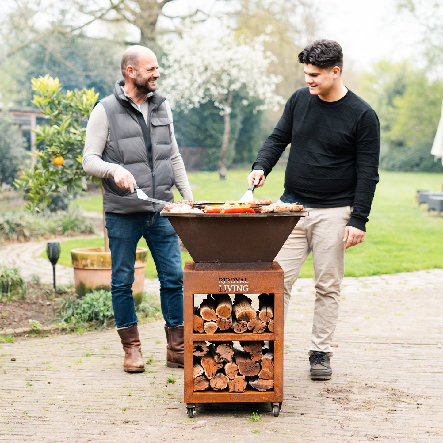 BBQ Plancha Grill Cortenstaal Bilbao - Met hoes en houtopslag 65 x 65cm
