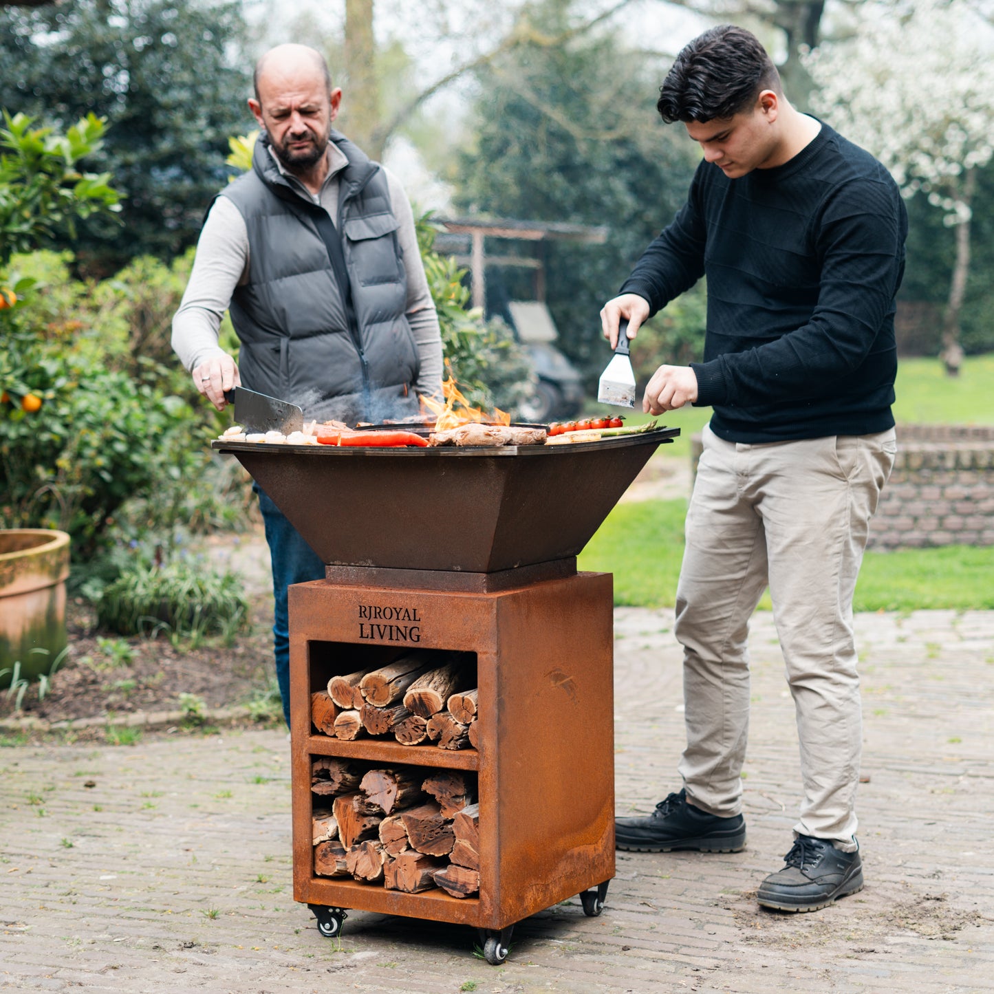 BBQ Plancha Grill Cortenstaal Bilbao - Met hoes en houtopslag 65 x 65cm