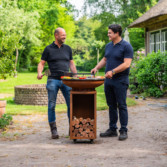 BBQ Plancha Grill Cortenstaal 8mm Camarada 2.0 - Met pook houtopslag Ø70cm