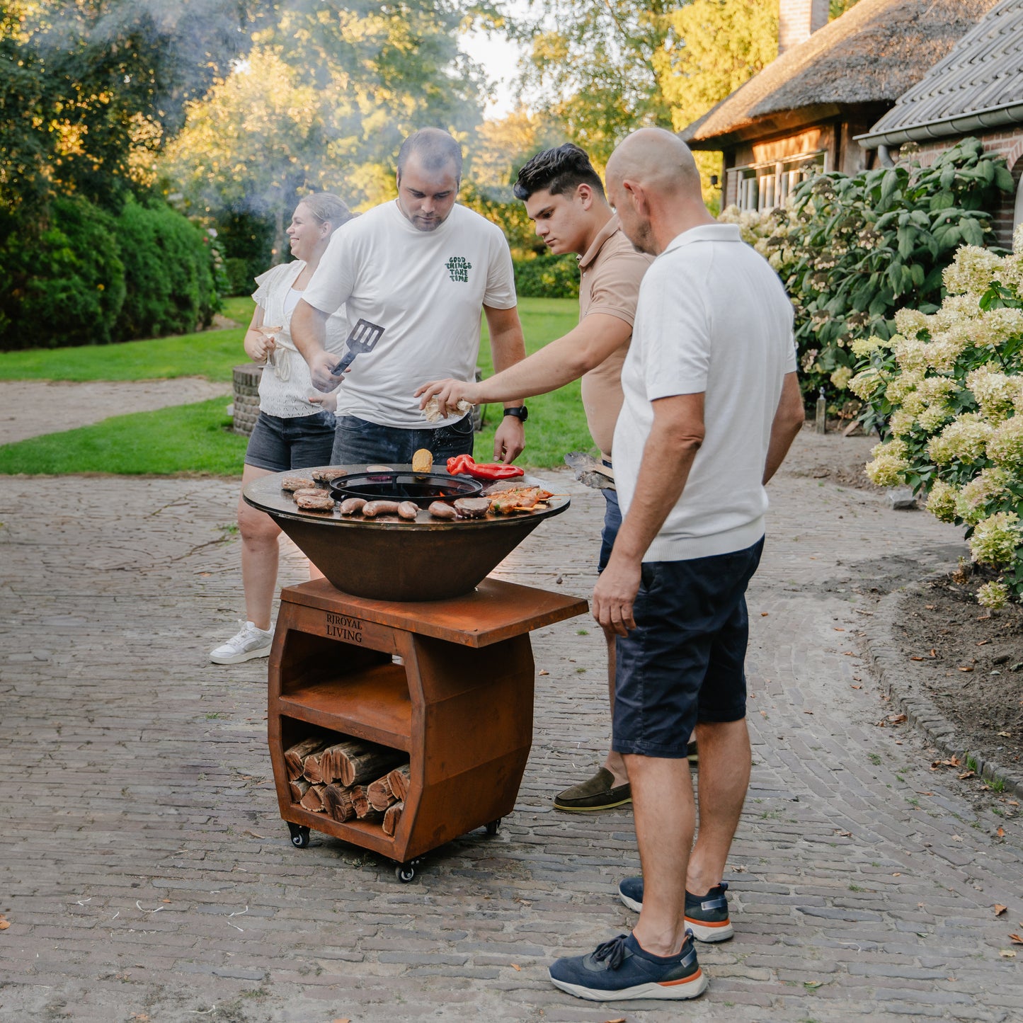 BBQ Plancha Grill Compañero XXL Cortenstaal - Met hoes en houtopslag Ø80cm