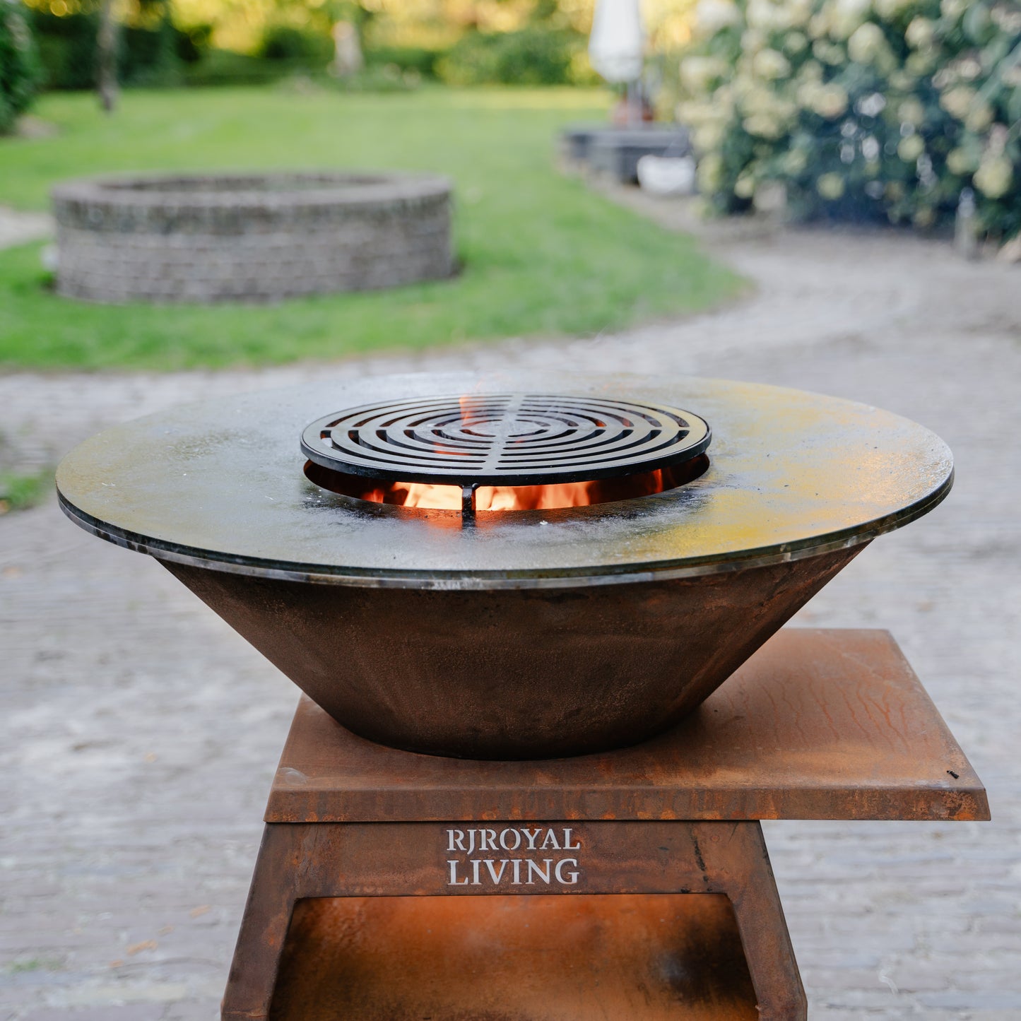 BBQ Plancha Grill Compañero XXL Cortenstaal - Met hoes en houtopslag Ø80cm