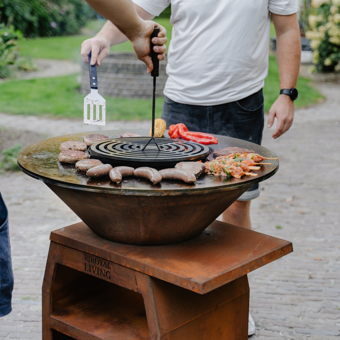 BBQ Plancha Grill Compañero XXL Cortenstaal - Met hoes en houtopslag Ø80cm