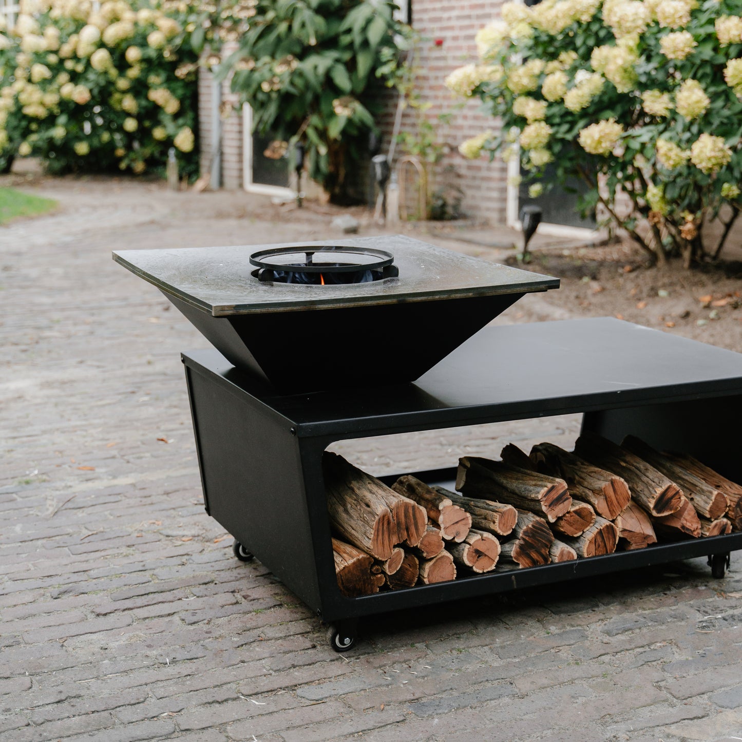 BBQ Plancha Grill Compañía - met hoes en houtopslag 60Ø - Zonder Snijplank