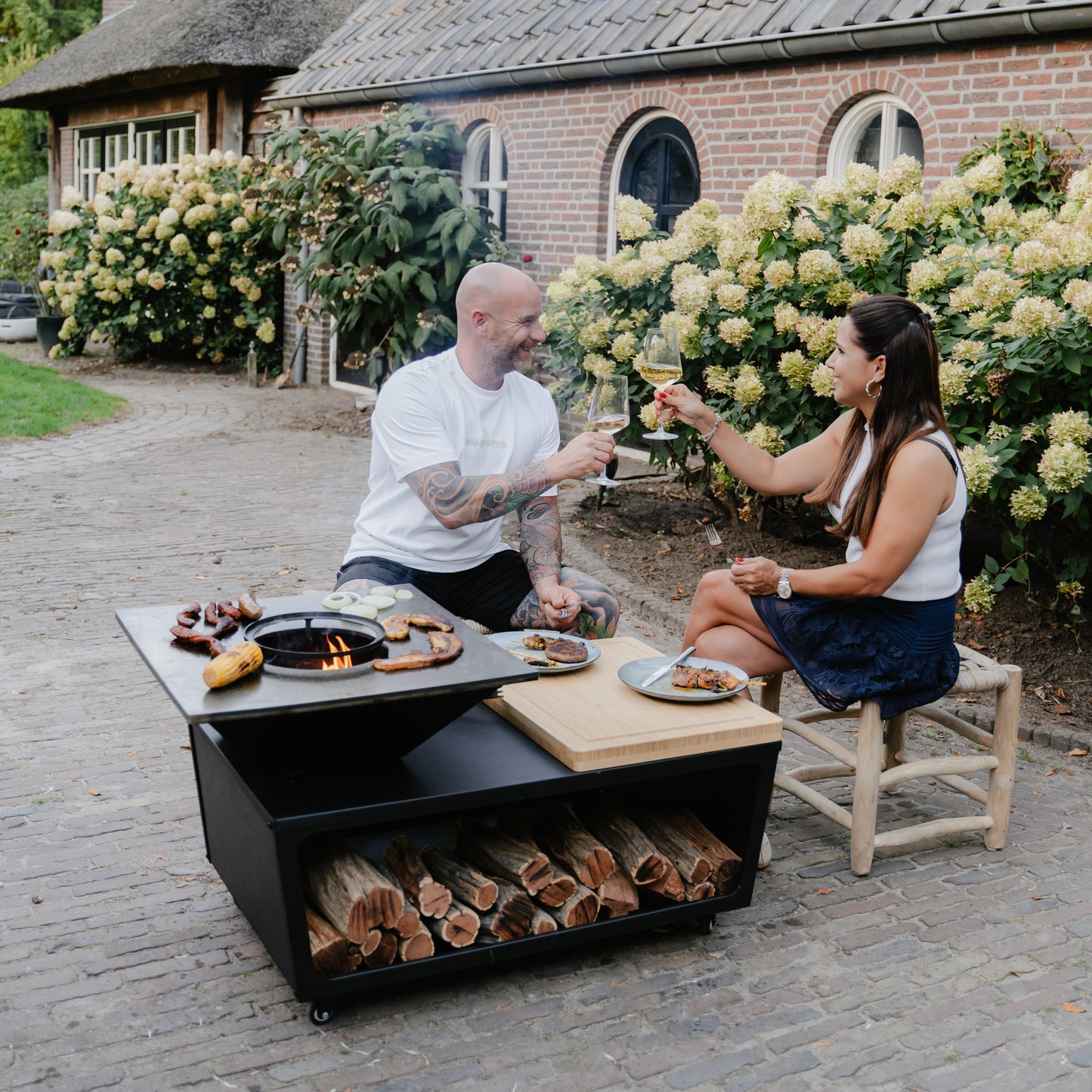BBQ Plancha Grill Compañía - met hoes en houtopslag 60Ø - Met Snijplank