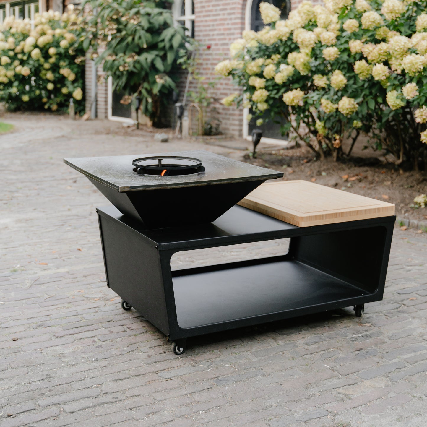 BBQ Plancha Grill Compañía - met hoes en houtopslag 60Ø - Met Snijplank