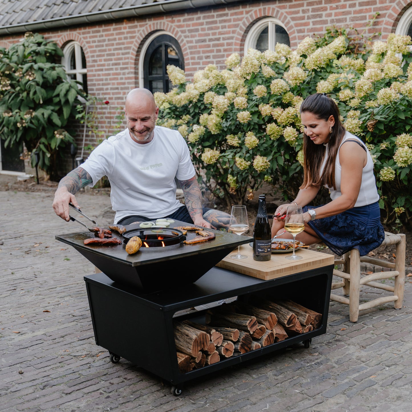 BBQ Plancha Grill Compañía - met hoes en houtopslag 60Ø - Met Snijplank