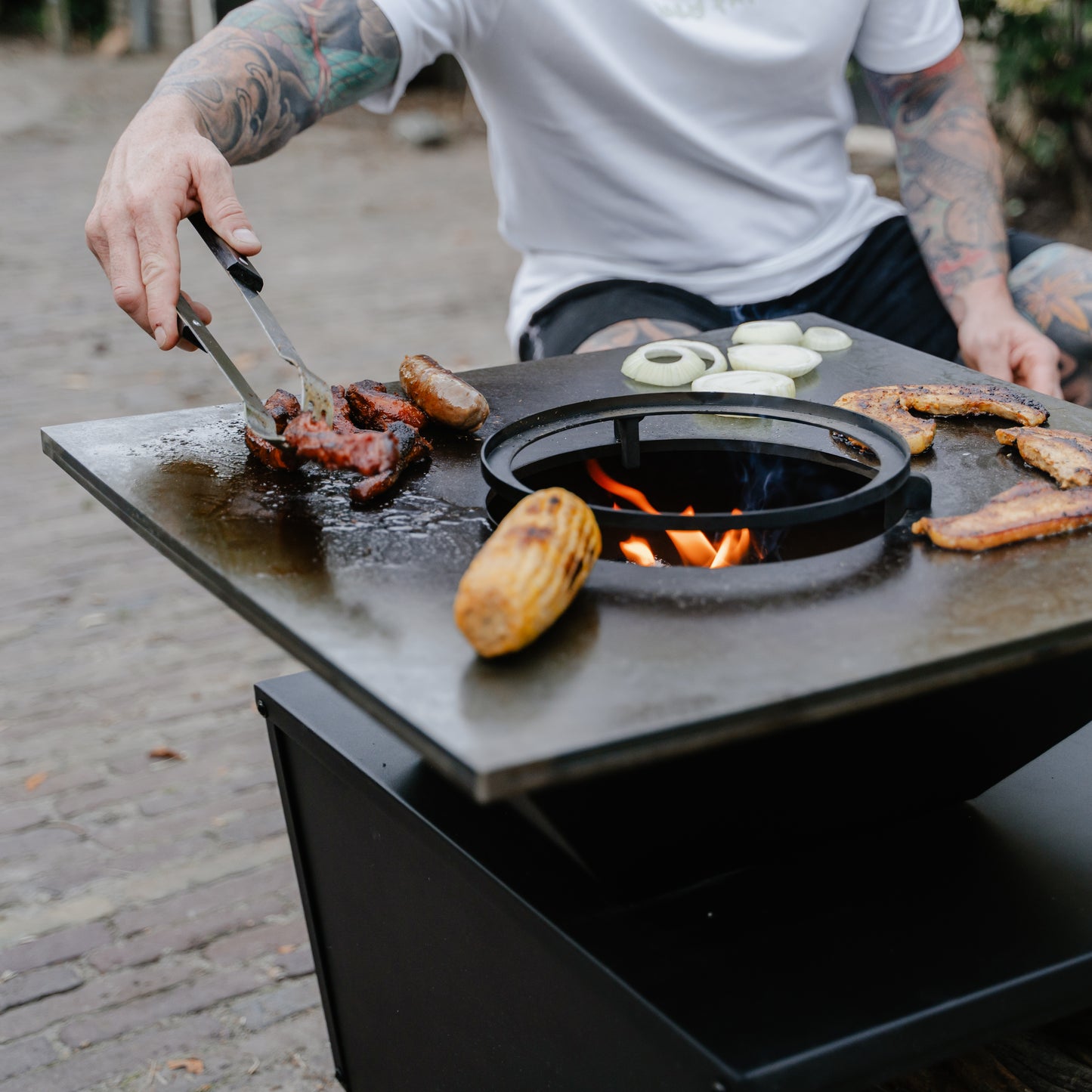 BBQ Plancha Grill Compañía - met hoes en houtopslag 60Ø - Met Snijplank