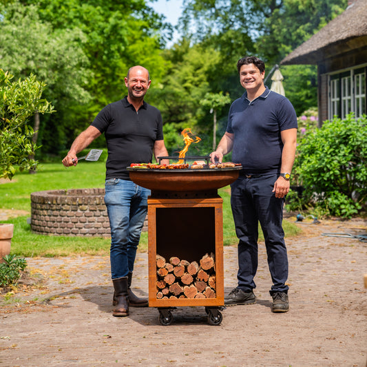 BBQ Plancha Grill Hermano XXL Cortenstaal - Met pook en houtopslag Ø80cm 8mm