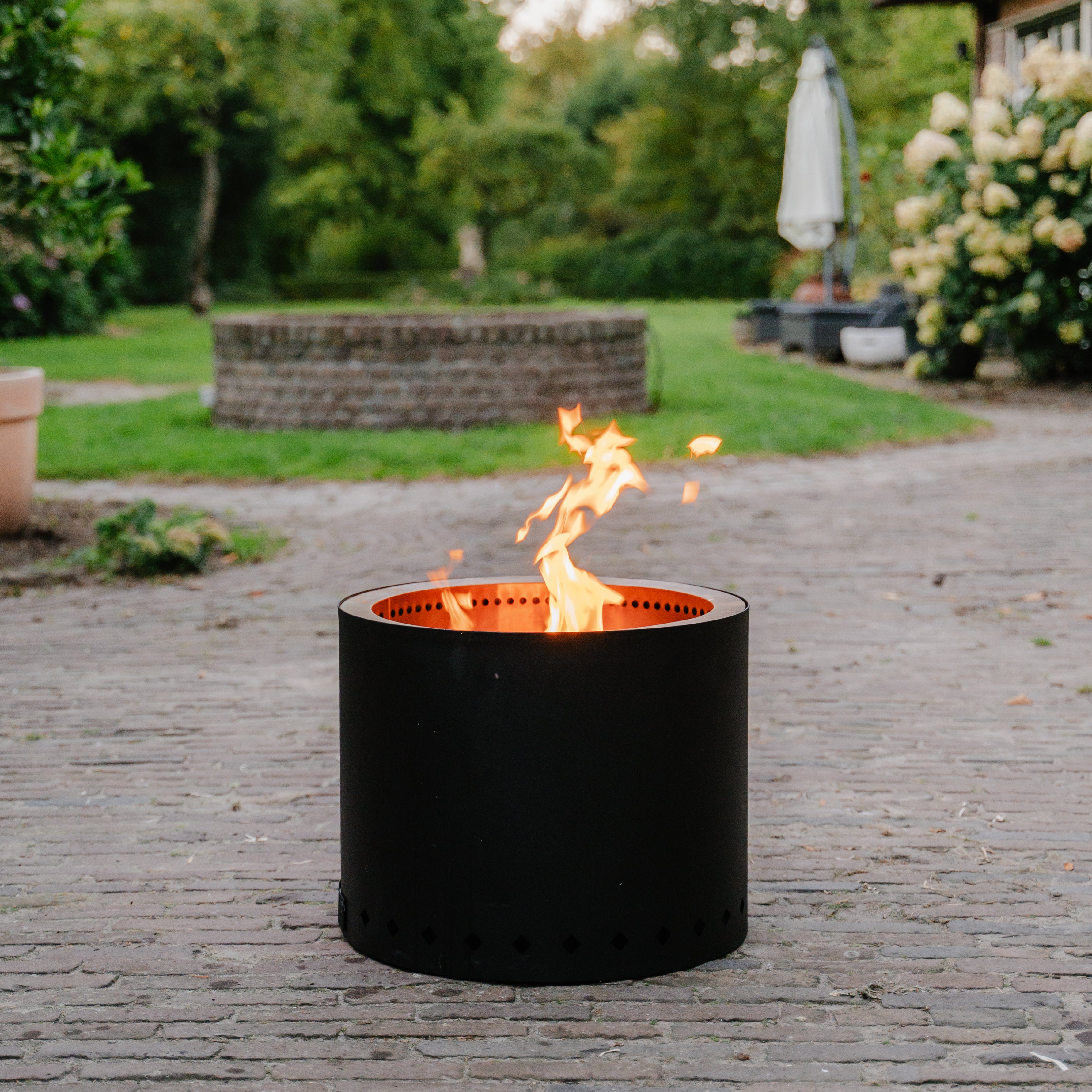 Outsunny Vuurschaal, Vierkante Haard, Rookvrije Vuurkorf Met Pookhaak Tafelvuur Voor Tuin Camping Terras Metaal Zwart 2397862002 Outsunny Vuurschaal, Vierkante Haard, Rookvrije Vuurkorf Met Pookhaak Tafelvuur Voor Tuin Camping Terras Metaal Zwart 2397862002