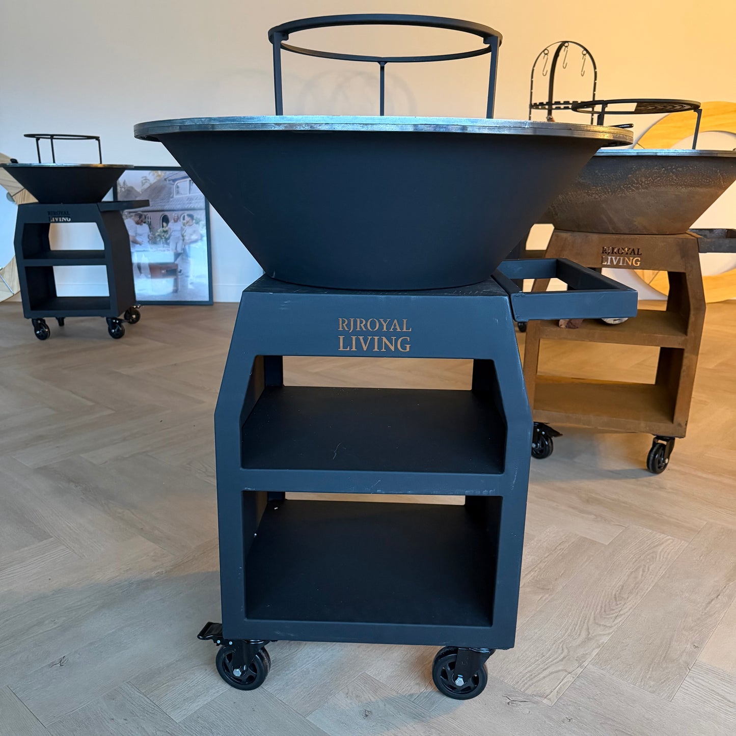 BBQ Plancha Grill Maestro XXL Ø80cm Blackline - Met pook en houtopslag