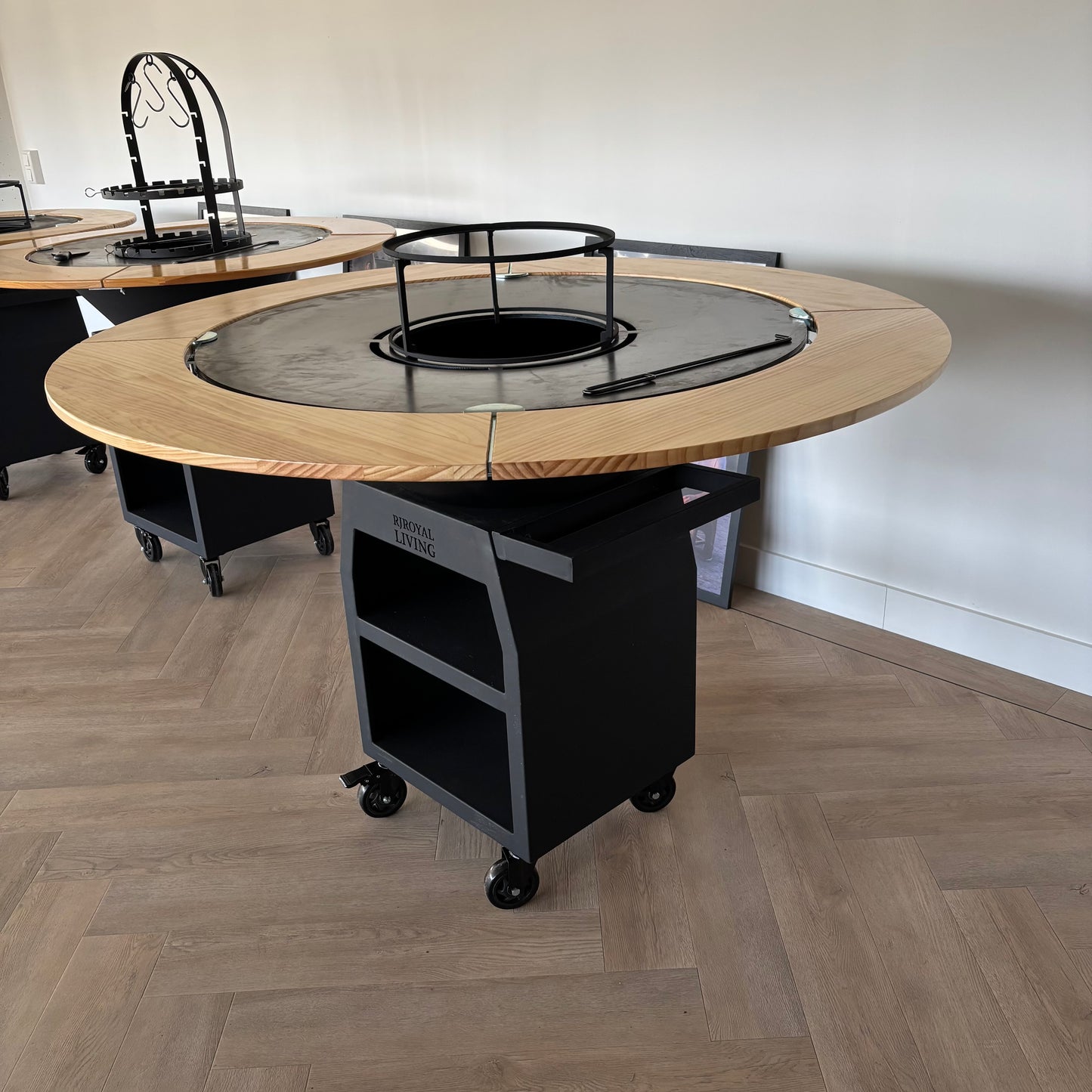 BBQ Plancha Grill Maestro XXXL Ø100cm Blackline - Met Houten Omranding Mesa