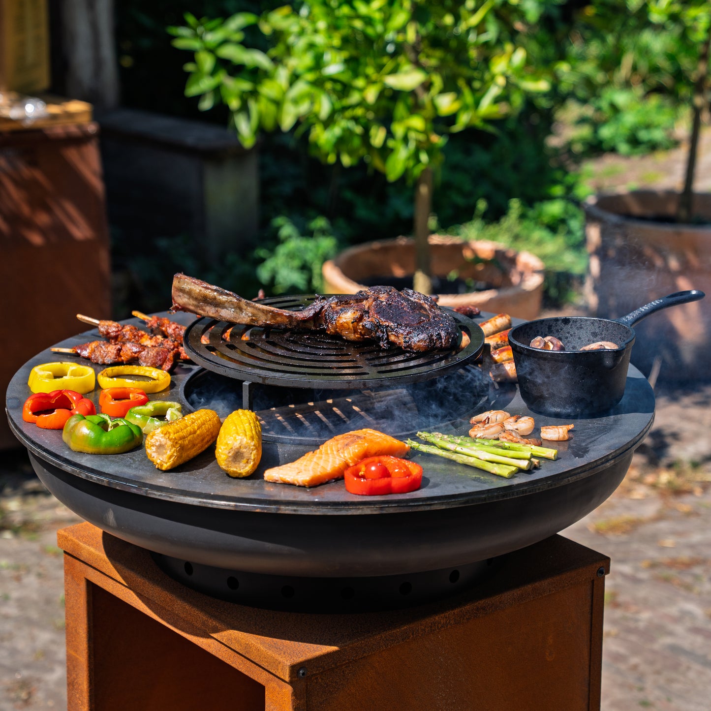 BBQ Plancha Grill Hermano XXL Blackline Cortenstaal - Met pook en houtopslag Ø80cm 8mm