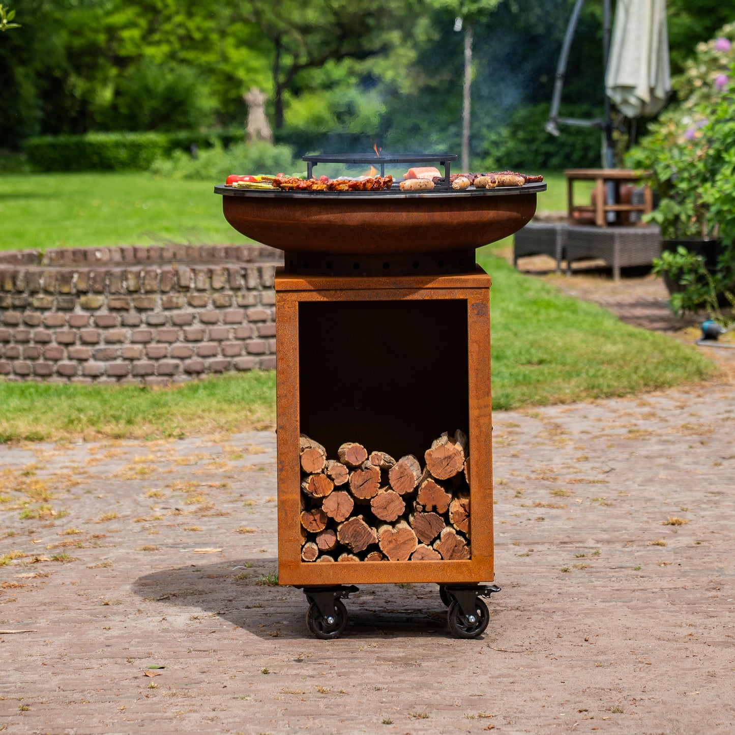 BBQ Plancha Grill Hermano XXL Cortenstaal - Met pook en houtopslag Ø80cm 8mm