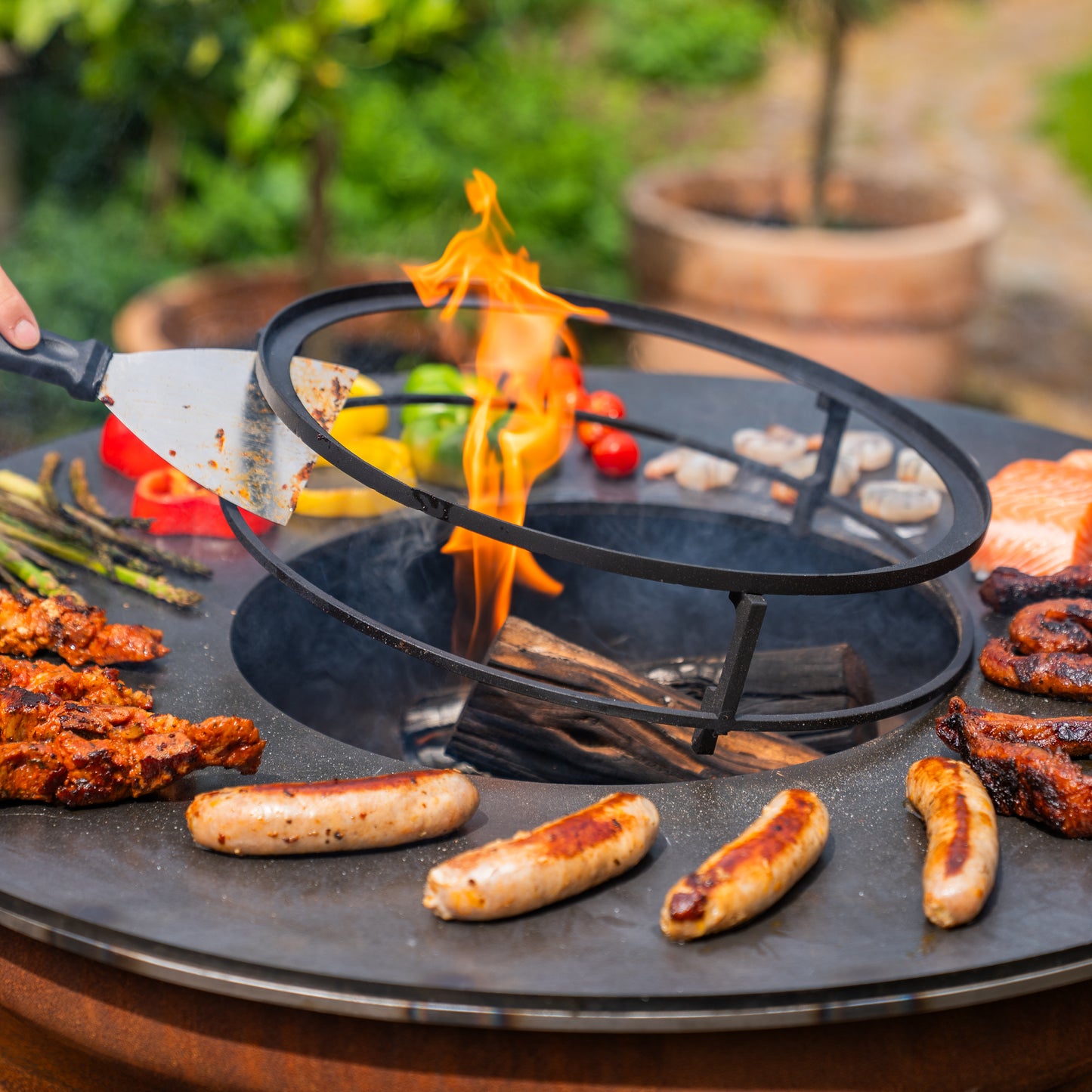 BBQ Plancha Grill Hermano XXL Cortenstaal - Met pook en houtopslag Ø80cm 8mm