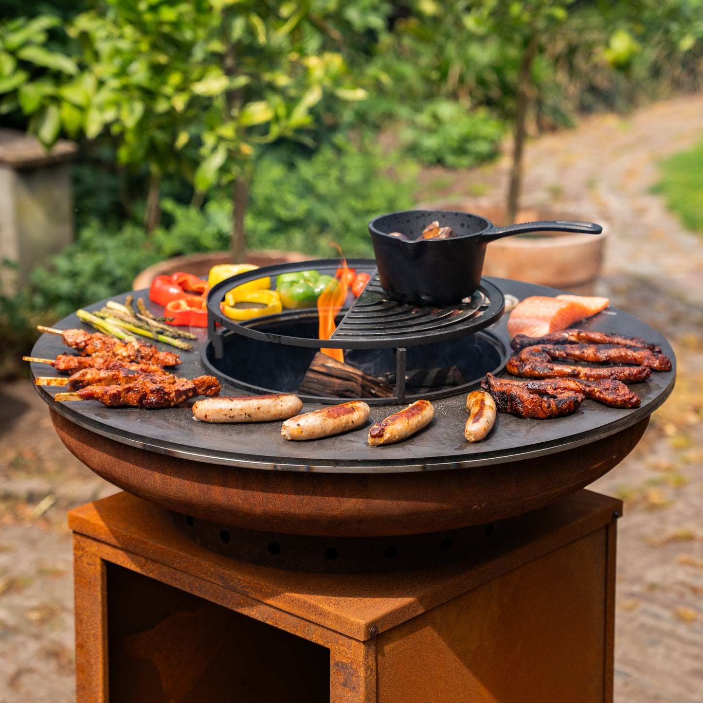 BBQ Plancha Grill Hermano XXL Cortenstaal - Met pook en houtopslag Ø80cm 8mm