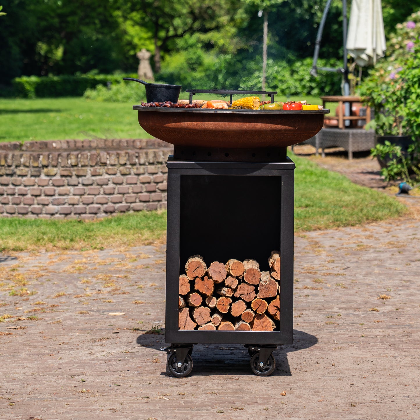 BBQ Plancha Grill Hermano XXL Cortenstaal Blackline - Met pook en houtopslag Ø80cm 8mm