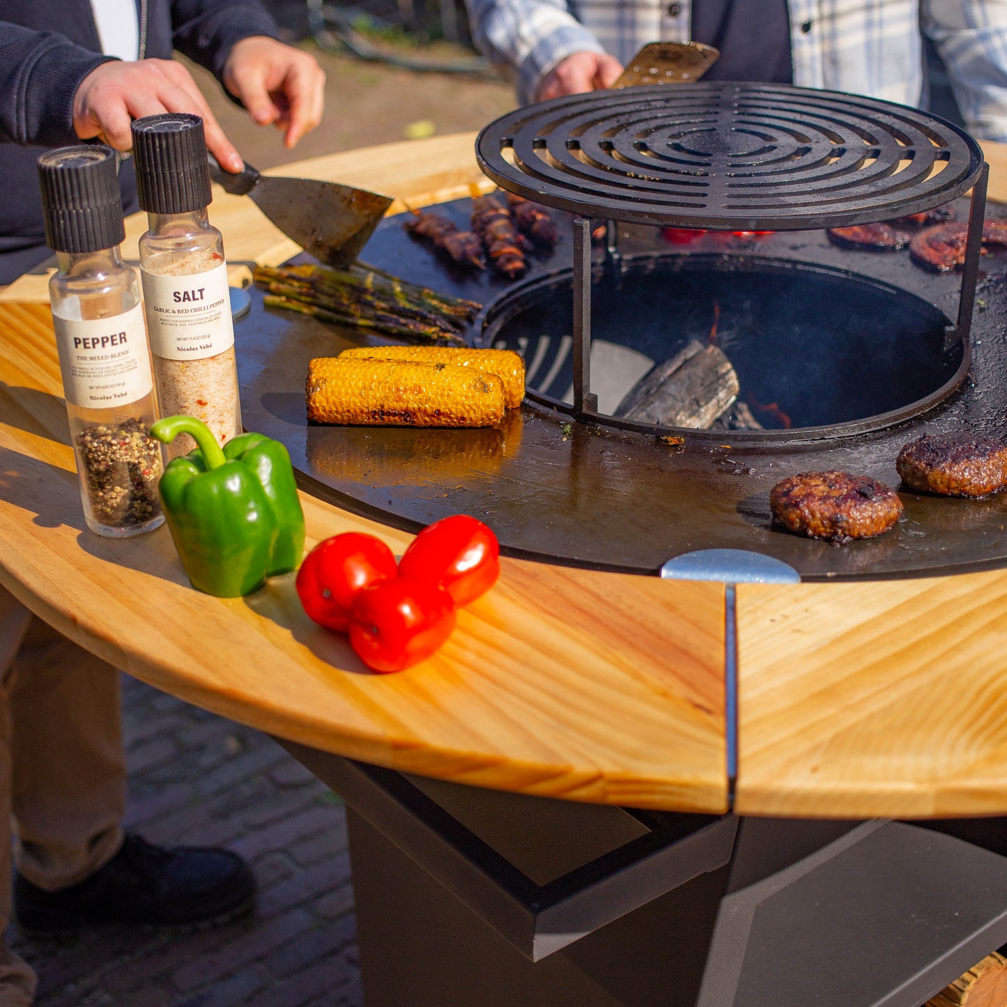 BBQ Plancha Grill Maestro XXL Ø80cm Blackline - Met Houten Omranding Mesa