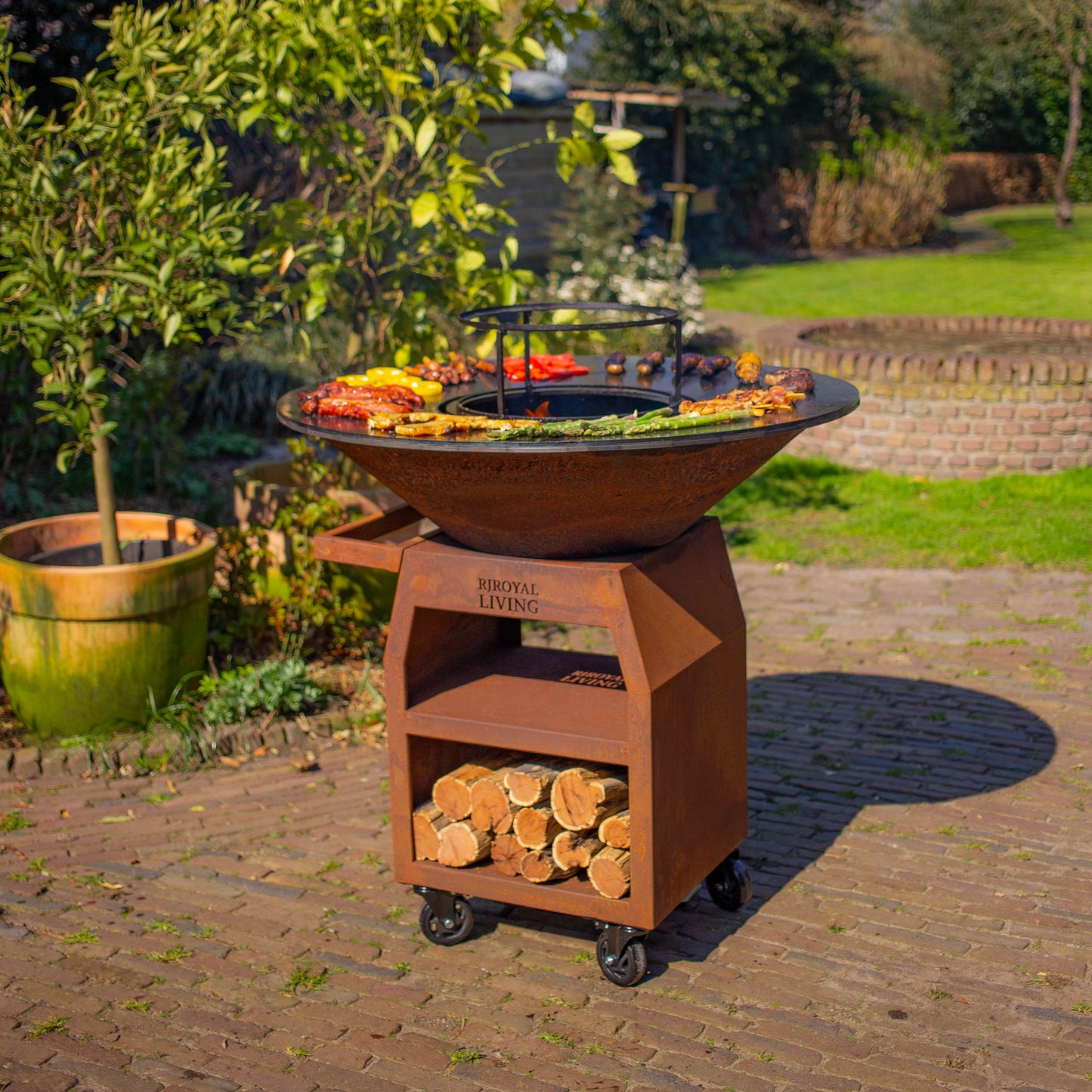 BBQ Plancha Grill Maestro XXXL Ø100cm Cortenstaal - Met Grote wielen en houtopslag