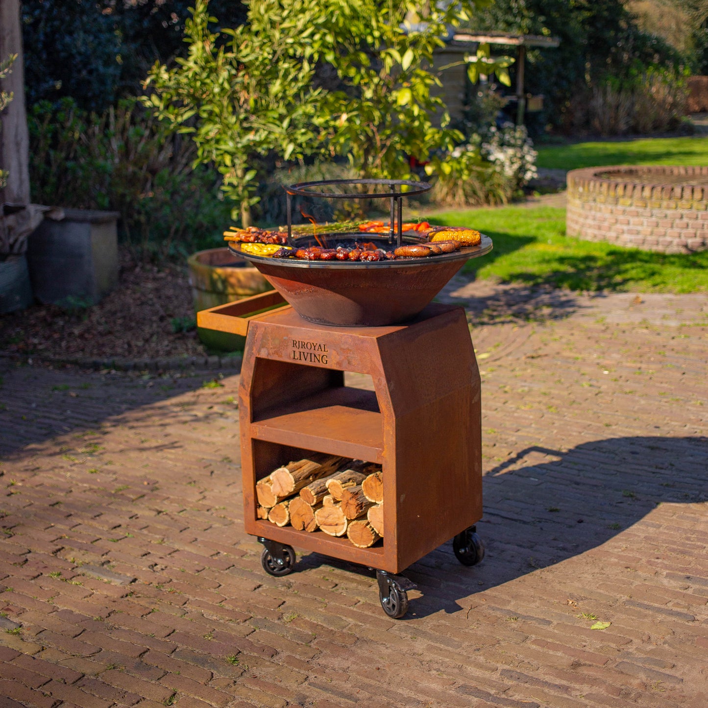 BBQ Plancha Grill Maestro Ø70cm Cortenstaal - Met Grote wielen en houtopslag