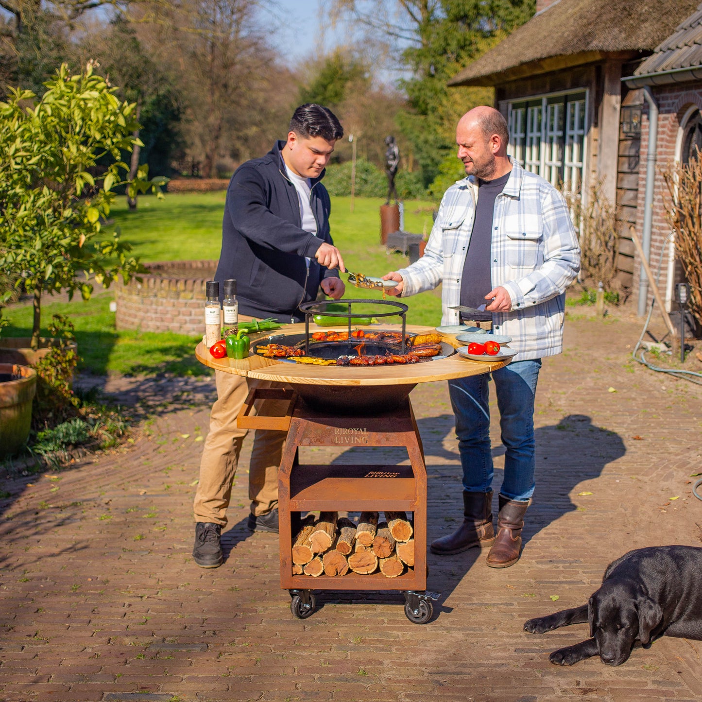 BBQ Plancha Grill Maestro Ø70cm Cortenstaal - Met Houten Omranding Plancha Mesa