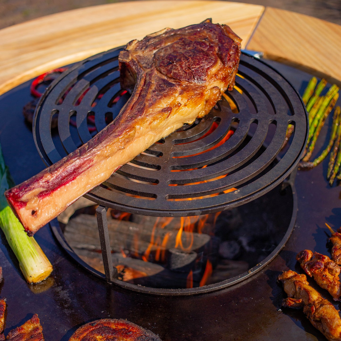 BBQ Plancha Grill Maestro Smokeless XXL Ø80cm Blackline - Rookloze Plancha Met Mesa Houten Omranding
