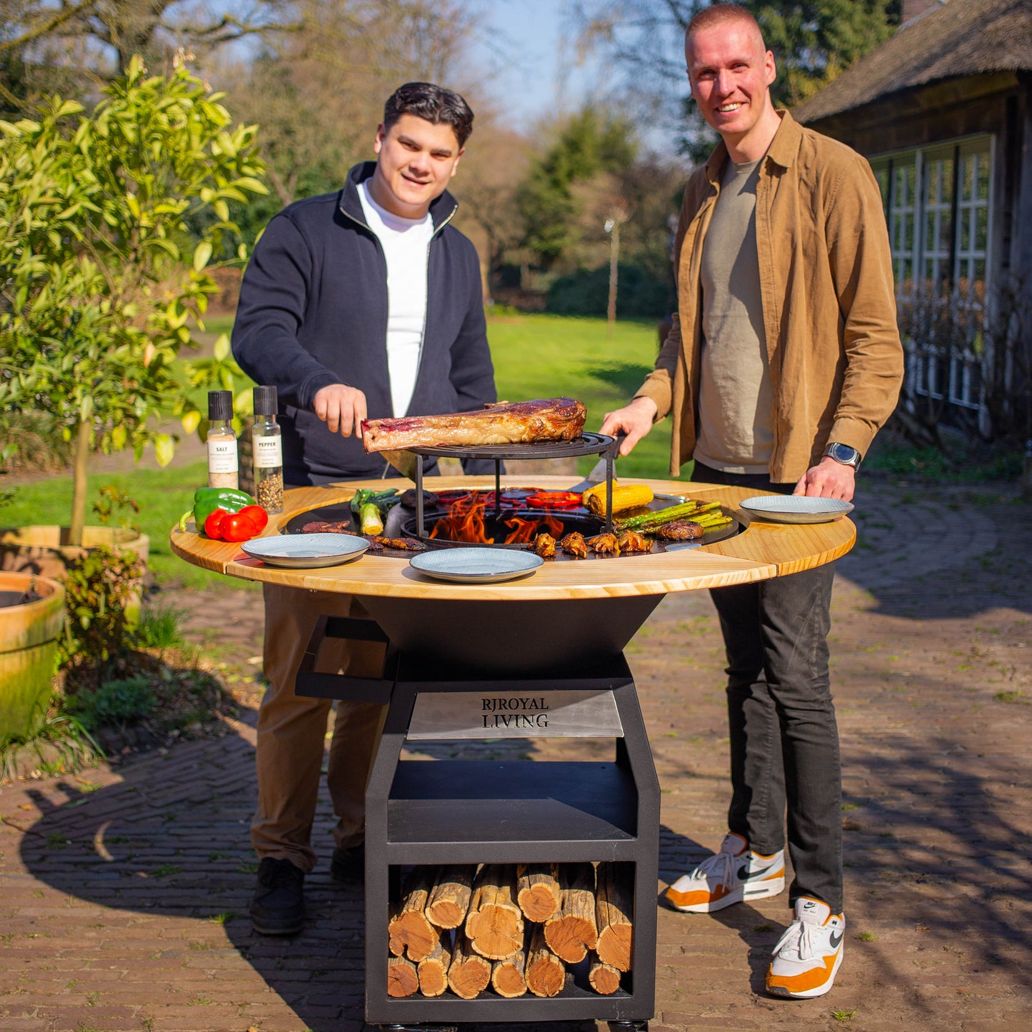 BBQ Plancha Grill Maestro Smokeless XXL Ø80cm Blackline - Rookloze Plancha Met Mesa Houten Omranding