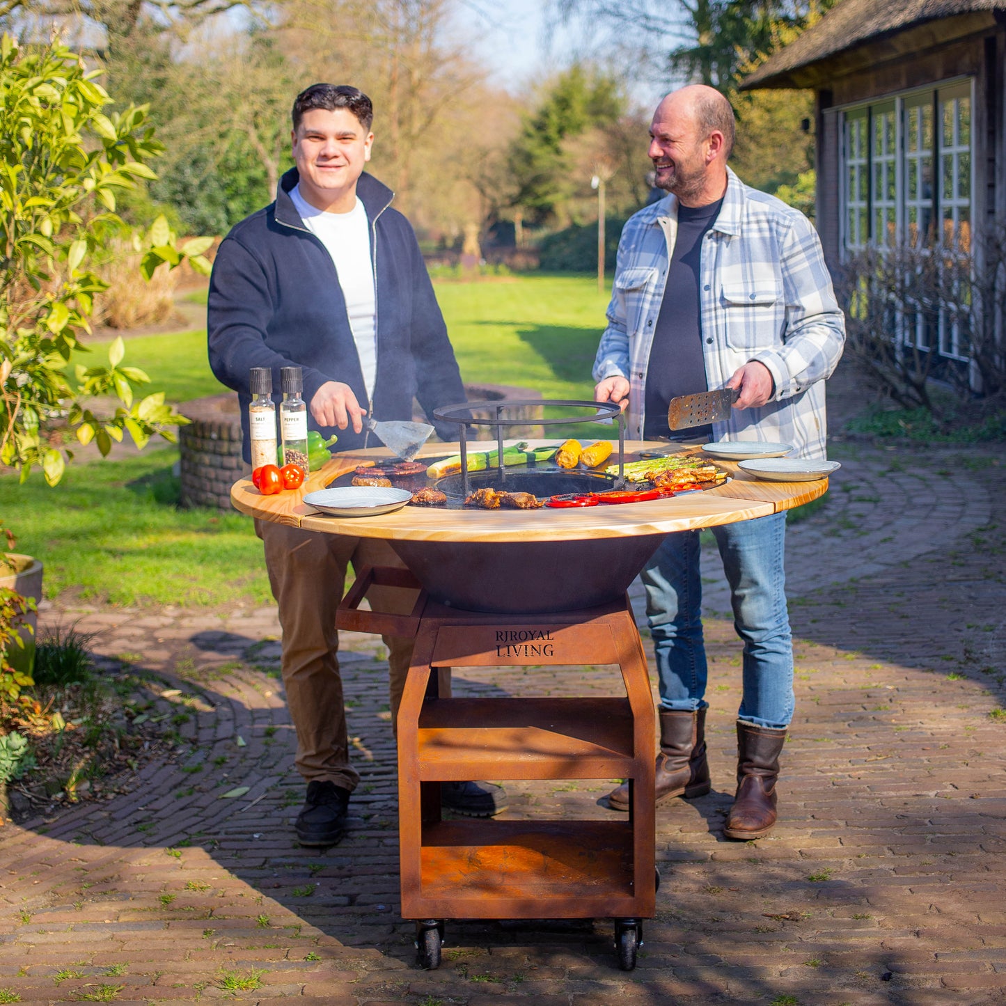 BBQ Plancha Grill Maestro Smokeless XXL Ø80cm Cortenstaal - Rookloze Plancha Met Mesa Houten Omranding